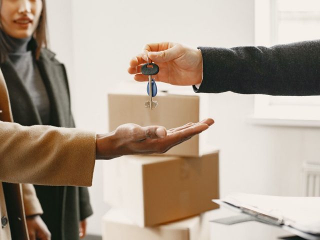 Airbnb ou Vrbo : choisir pour louer une maison de vacances