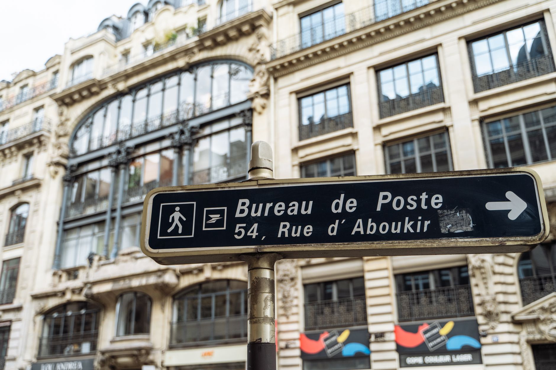 Comment éviter les arnaques des fausses agences de voyage en ligne ?