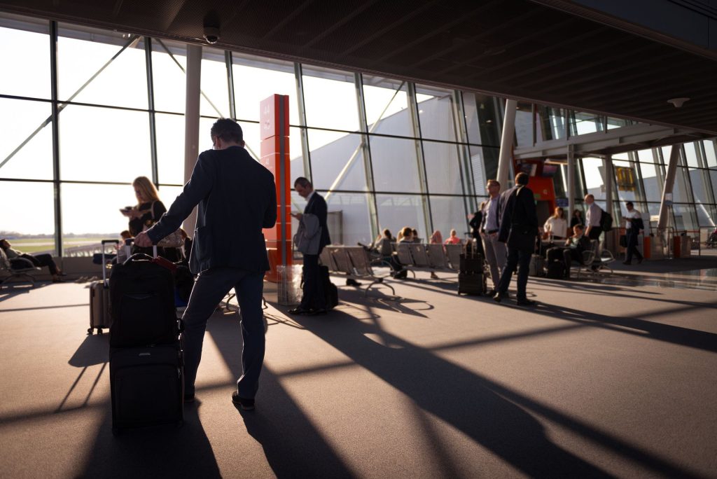 Airbnb ou Expedia : quel choix pour un hébergement local