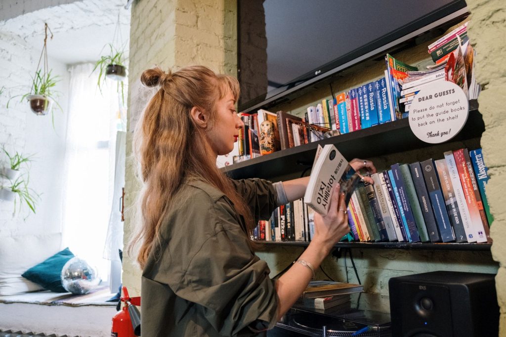 Airbnb ou Booking.com : choisir pour une location de court séjour