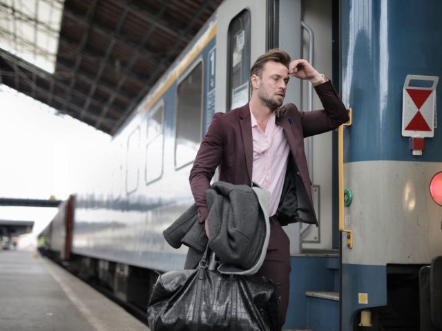 Guide pour choisir un service local de transfert gare aéroport