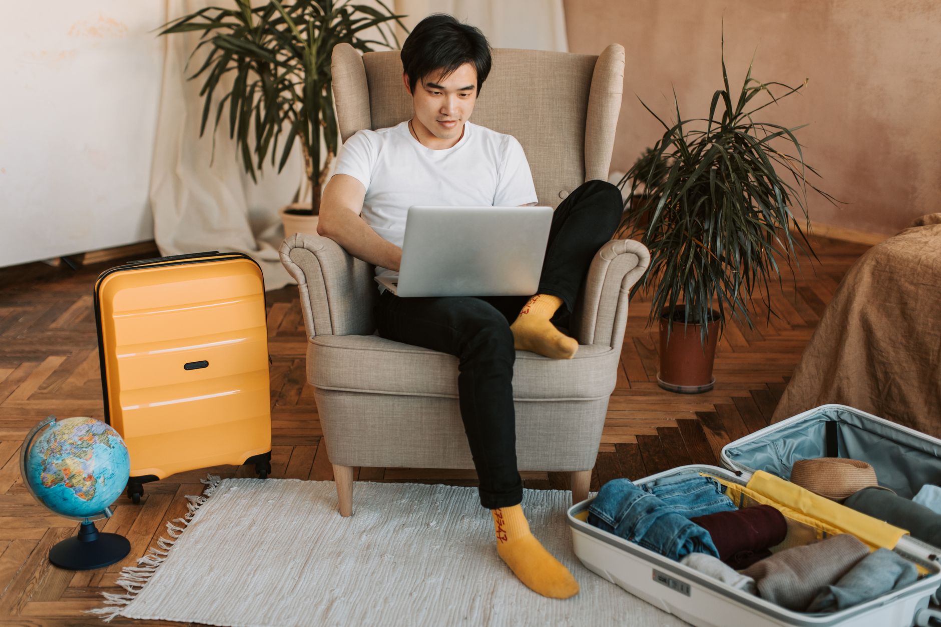 Comparer Booking.com et Airbnb pour logements avec collections